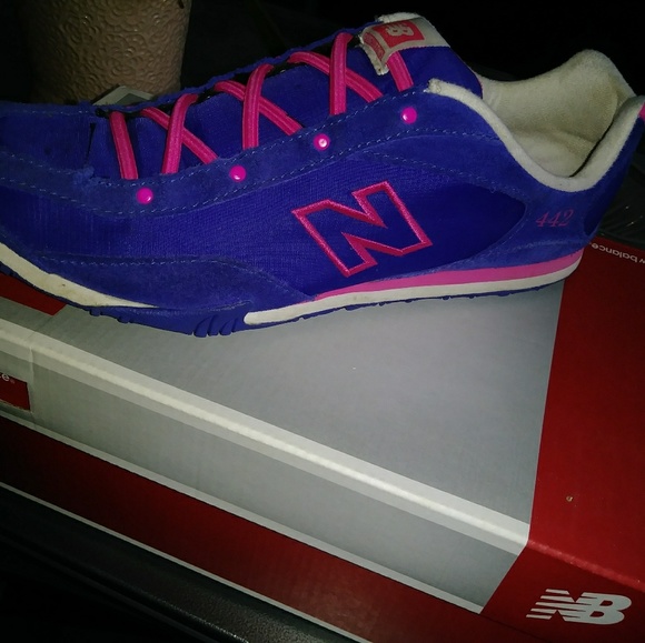 New Balance Shoes - Picture 3 of 3